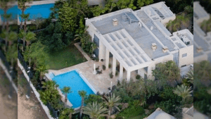 এক ফিলিস্তিনির বাড়িতে থাকেন নেতানিয়াহু