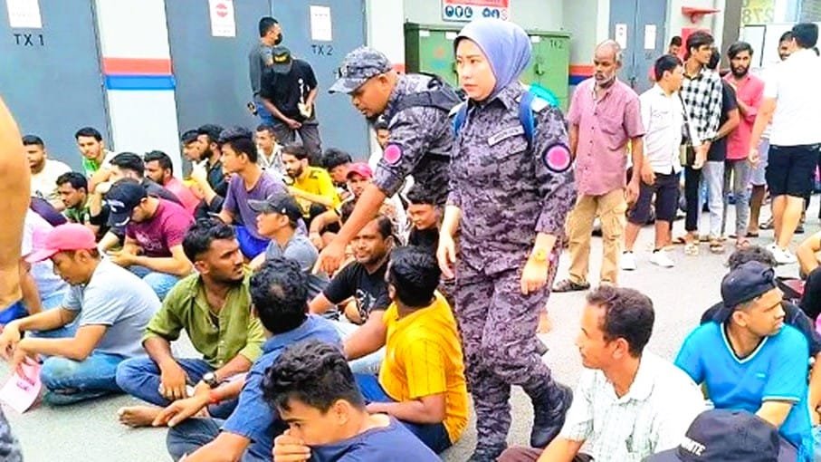 মালয়েশিয়ায় গ্রেপ্তার ২১৪ বাংলাদেশী