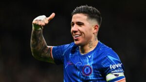 টটেনহ্যামকে হারিয়ে শিরোপার দৌড়ে ঘুরে দাঁড়াল চেলসি