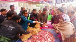প্রশাসনের উদ্যোগে গরুর মাংস ৫৫০ টাকা কেজি!