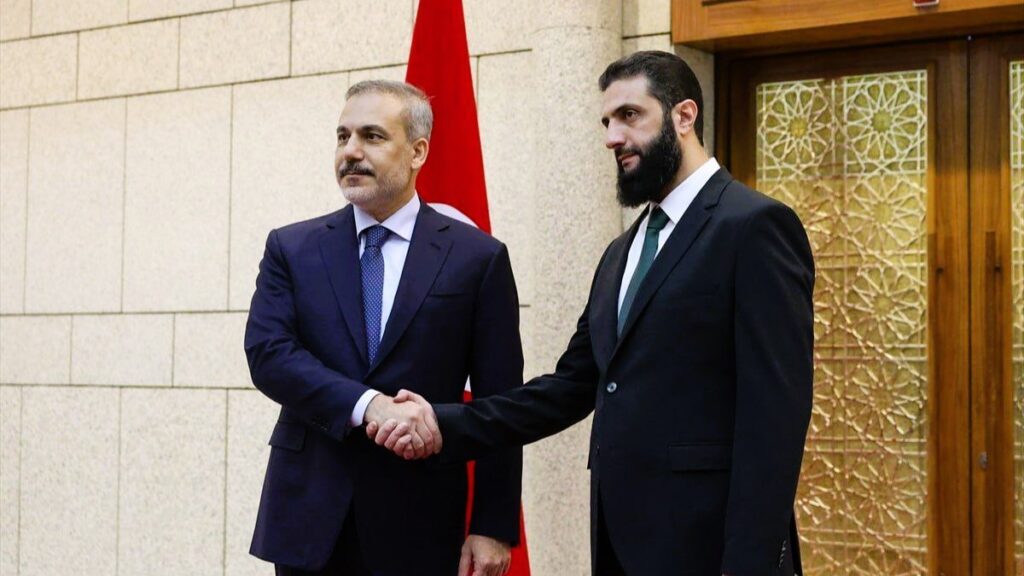 তুর্কি পররাষ্ট্রমন্ত্রীর সাথে বৈঠক শেষে যা জানালেন আহমদ শারহ জুলানি