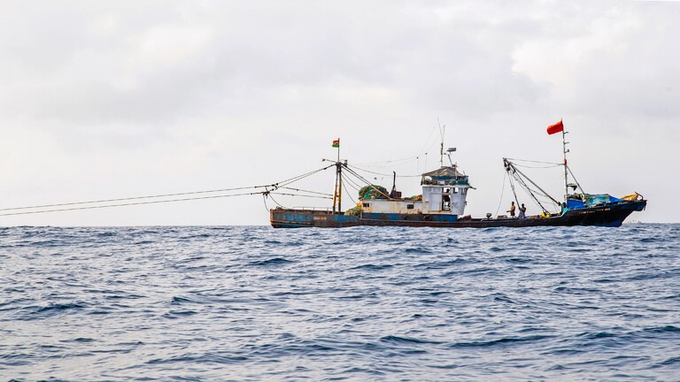 সোমালিয়ায় চীনা জাহাজ অপহরণ: দস্যুদের ১ কোটি ডলার মুক্তিপণ দাবি