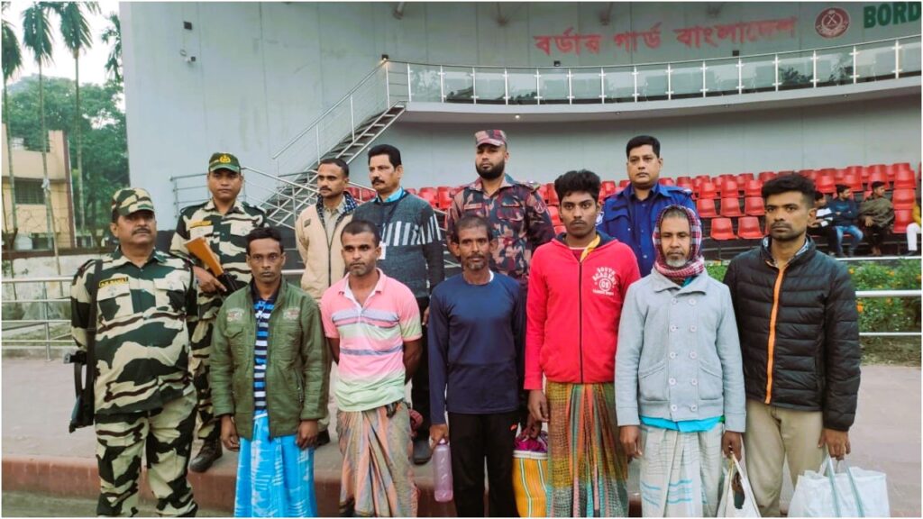 ভারতে আটক ৬ বাংলাদেশি জেলে দেশে ফিরেছেন