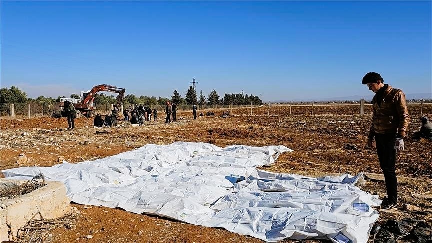 দক্ষিণ সিরিয়ায় ১২টিরও বেশি গণকবরের সন্ধান