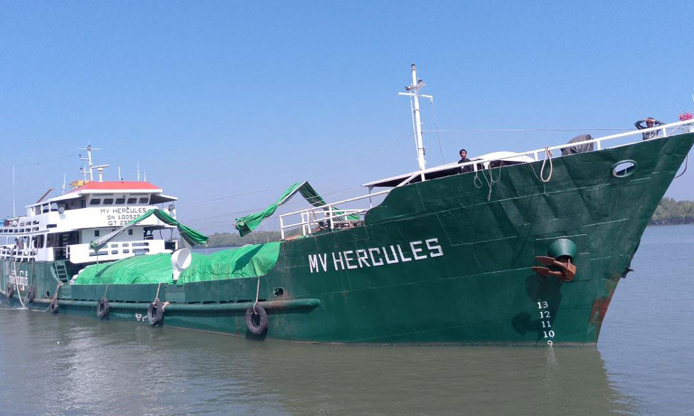 জব্দ করা তিনটি জাহাজের মধ্যে দুটি জাহাজ মুক্তি দিল সন্ত্রাসী আরাকান আর্মি