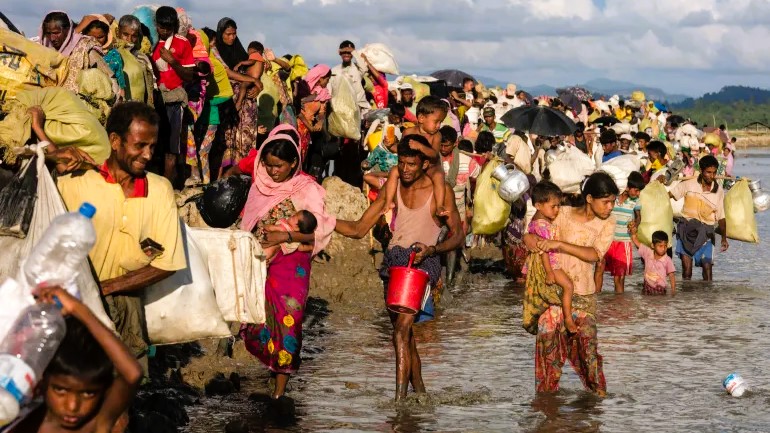 মালয়েশিয়া থেকে রোহিঙ্গাদের দুই নৌকা ফেরত, আটক ১৯৬