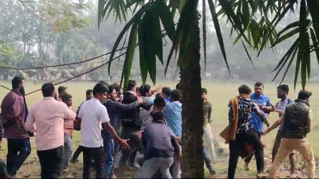 গোপালগঞ্জে বৈষম্যবিরোধী আন্দোলনের সমন্বয়কদের ওপর ছাত্রলীগের হামলা