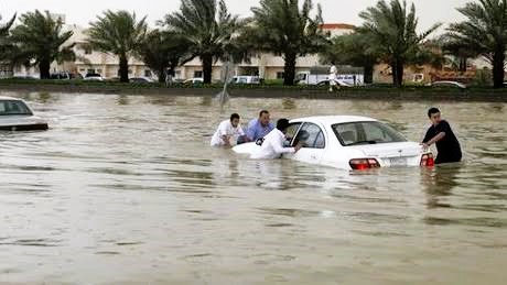 সৌদি আরবে নজিরবিহীন বন্যা ও শাহিকা, পবিত্র মক্কা নগরীতে রেড এলার্ট জারি