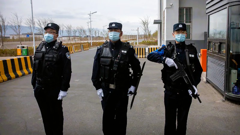 শ্রীনগরে কোরআন ও হিজাব বিতরণকালে তিন মুসলিম নারীকে আটক