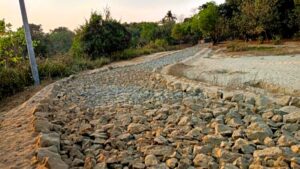 মংডুতে পুরোনো সড়কে চলাচলে সন্ত্রাসী আরাকান আর্মির চাঁদাবাজি