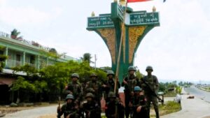 বুথিডাংয়ে নামাজ নিষিদ্ধ করে কারফিউ জারি সন্ত্রাসী আরাকান আর্মির!