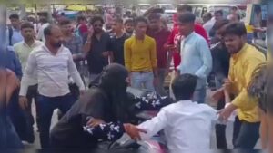 লাভ জিহাদ' এর অভিযোগে আন্তঃধর্মীয় নব যুগলের ওপর হিন্দুত্ববাদীদের হামলা!