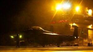 বুধবার সকাল থেকে ইয়েমেনে ১৪টি আমেরিকান বিমান হামলা