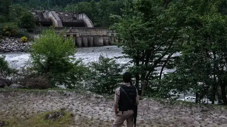 সিন্ধু নদ নিয়ে উত্তপ্ত দিল্লি-ইসলামাবাদ: শুরু হচ্ছে জলযুদ্ধ