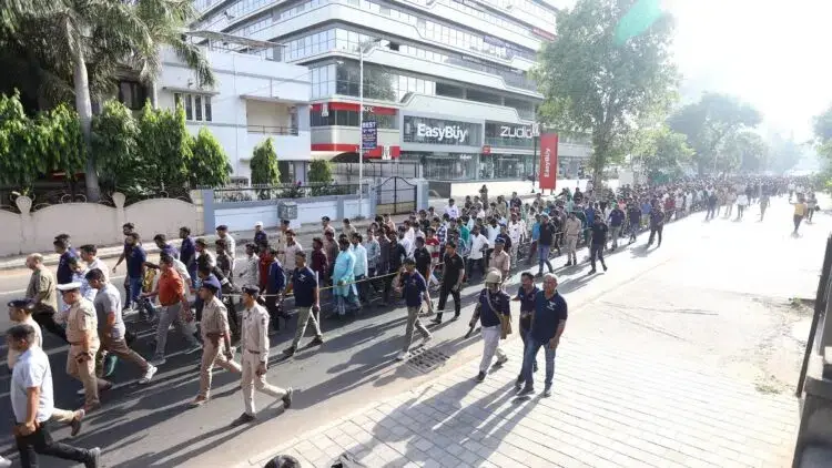 অবৈধ অনুপ্রবেশকারীদের চিহ্নিত করে দেশ থেকে বের করতে ৩০ দিনের আল্টিমেটাম দিল ভারত