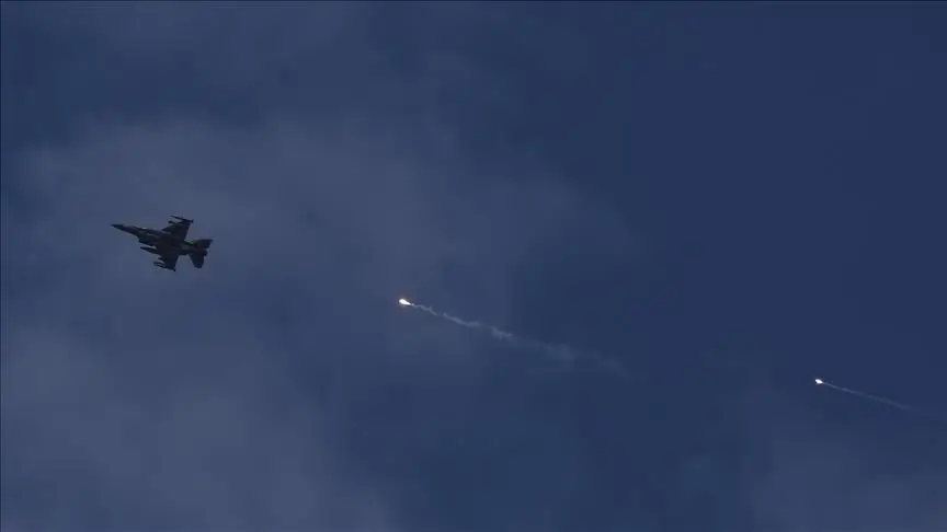 ইয়েমেনের আল হুদায়দায় বিমান হামলা চালালো দখলদার ইসরায়েলি বাহিনী